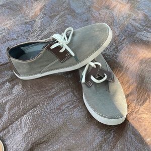 Clark size 10 light gray and brown shoes